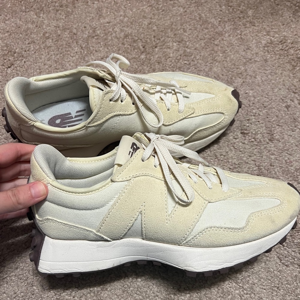 Women’s new balance 327